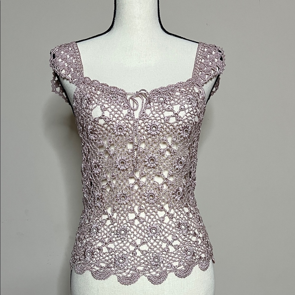 🌸🩷The Limited Crochet Lace Blouse in Light Purple - Picture 4 of 15